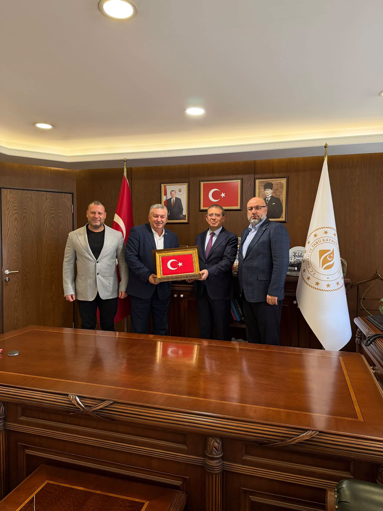 TES-İŞ  HEYETİMİZ SOMA TERMİK SANTRALİNDE &Ccedil;ALIŞAN &Uuml;YELERİMİZİN &Ccedil;ALIŞMA KOŞULLARINA İLİŞKİN KONULARI G&Ouml;R&Uuml;ŞMEK &Uuml;ZERE ENERJİ VE TABİİ KAYNAKLAR BAKAN YAR