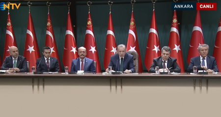 1 Ocak 2022 tarihinden itibaren geçerli olacak yeni asgari ücret, 4 bin 253,40 Türk Lirası olarak belirlendi.